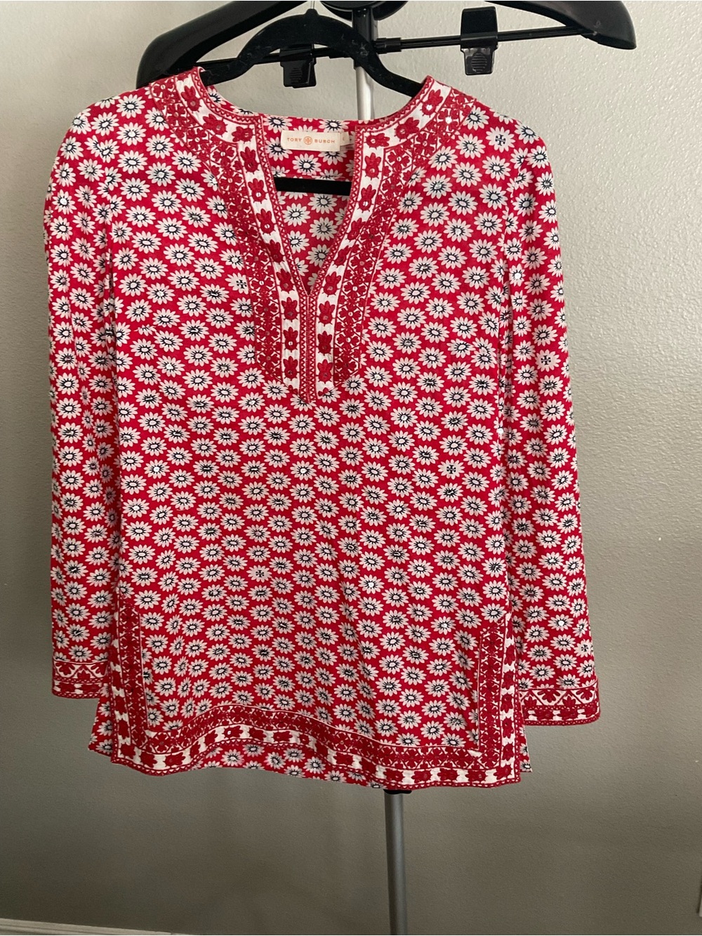 Tory Burch Jayne Nantucket Red and white Daisy Floral Embroidered Tunic blouse